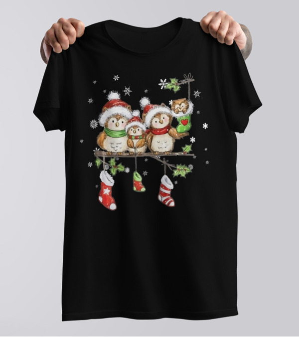 Owl Family Cute Christmas With Santa Hats And Snowflakes T-Shirt