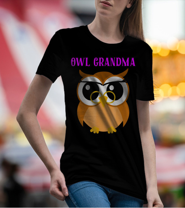 Owl Grandma Cute Hoot Nocturnal Predator Bird T-Shirt