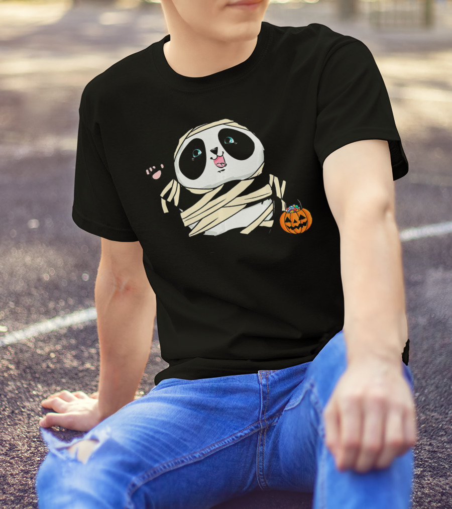 Panda Mummy Halloween With Jack O'Lantern Pumpkin T-Shirt
