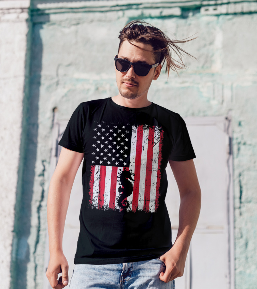 Vintage Seahorse American Flag Animals Patriotic Grunge T-Shirt