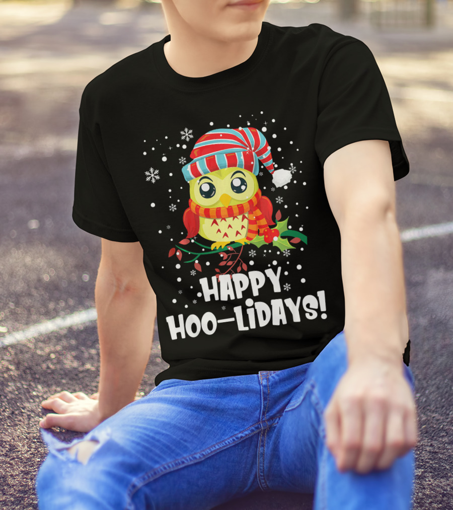 Happy Hoo-Lidays Owl Snowflakes And Striped Santa Hat T-Shirt