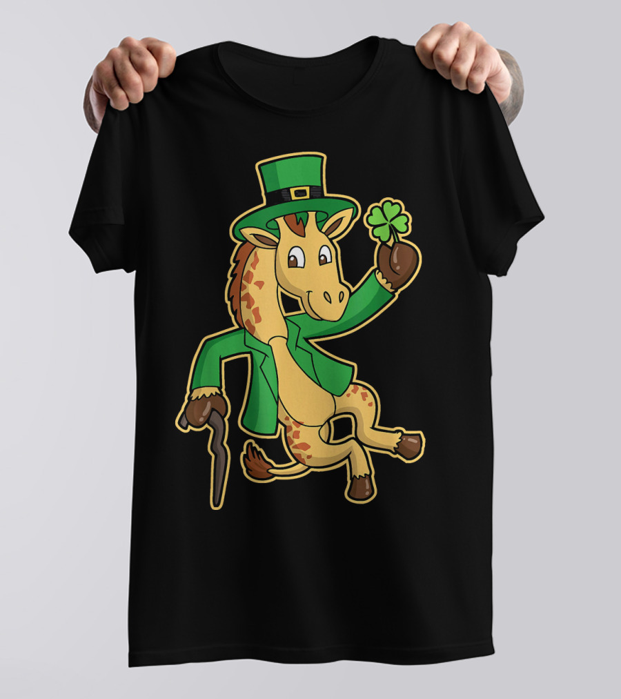 St Patricks Day Irish Leprechaun Giraffe With Shamrock T-Shirt