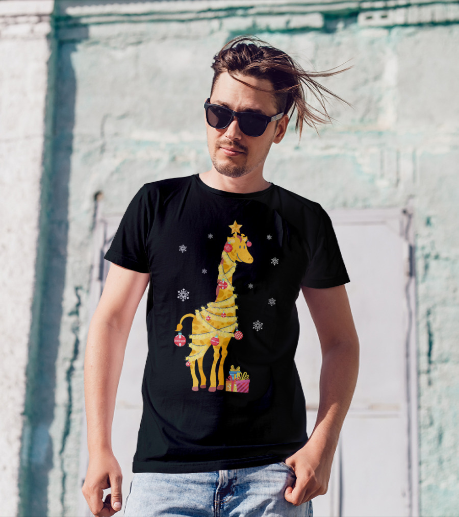 Xmas Giraffe Wrapped In Holiday Lights With Star And Gift Boxes T-Shirt