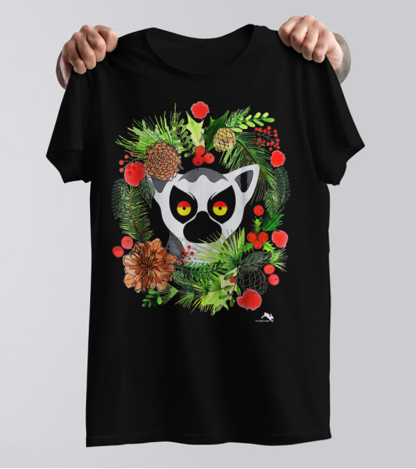 Christmas Lemur Wreath With Pinecones And Berries T-Shirt