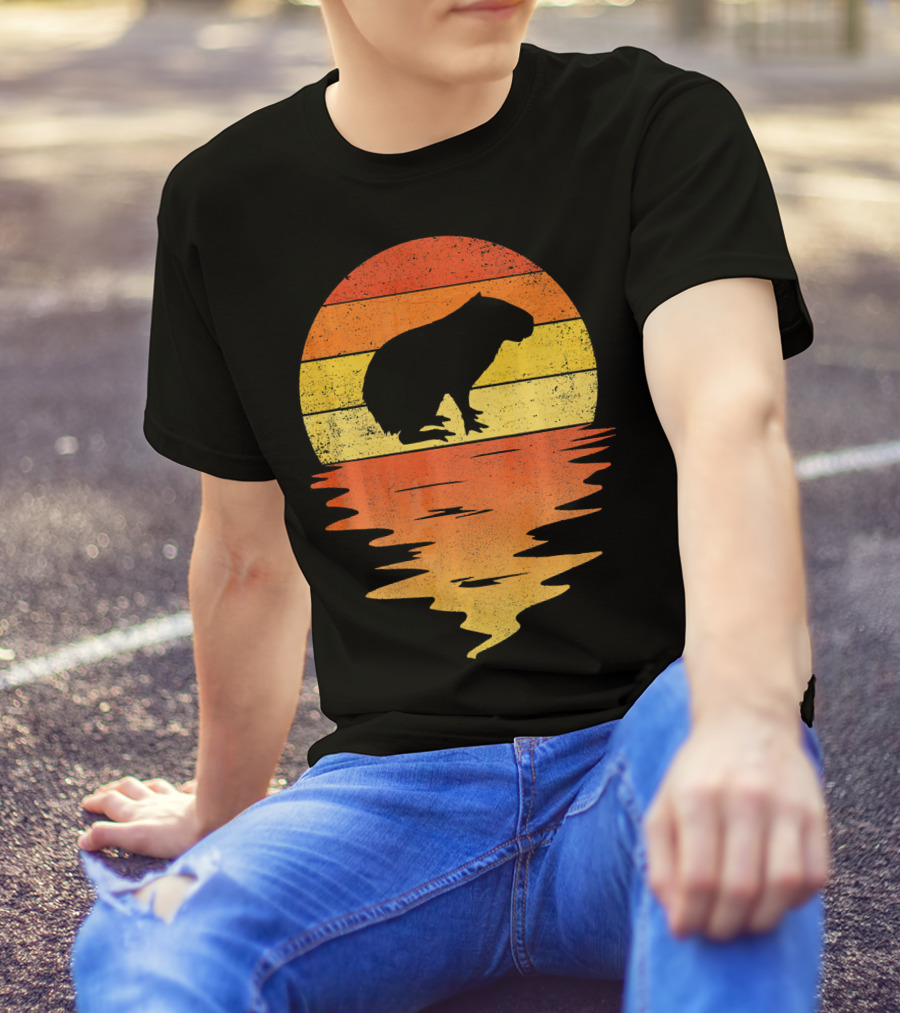 Capybara 70s Vintage Retro Sunset Silhouette Reflection T-Shirt