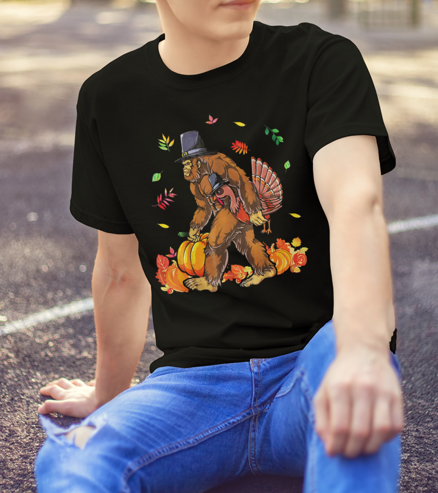 Thanksgiving Bigfoot Pilgrim With Turkey And Pumpkins T-Shirt