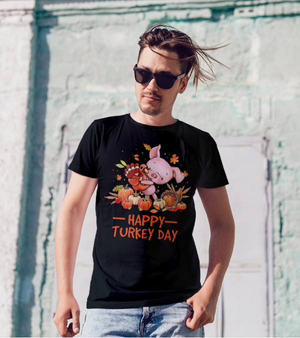 Happy Turkey Day Cute Turkey Pig Hug With Pumpkins T-Shirt