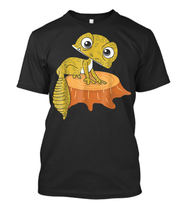 Cute Gecko Sitting On Tree Stub T-Shirt