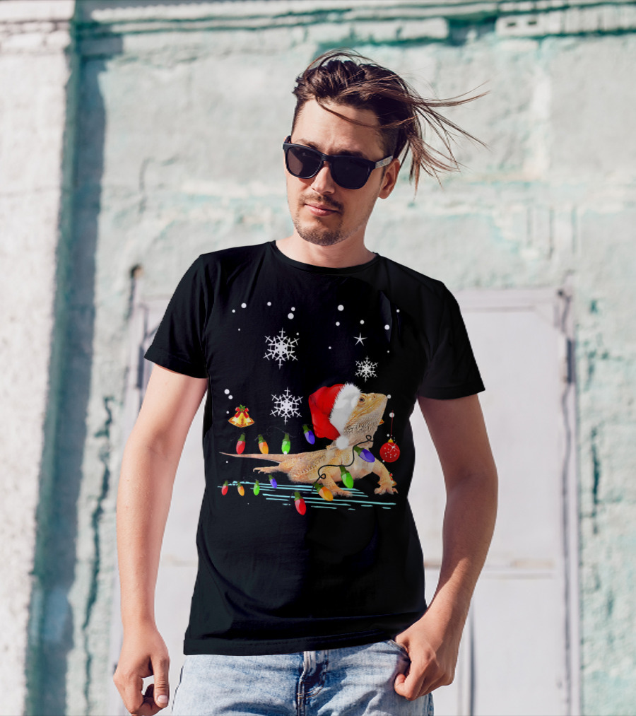 Bearded Dragon Santa Hat Christmas Lights Snowflakes T-Shirt