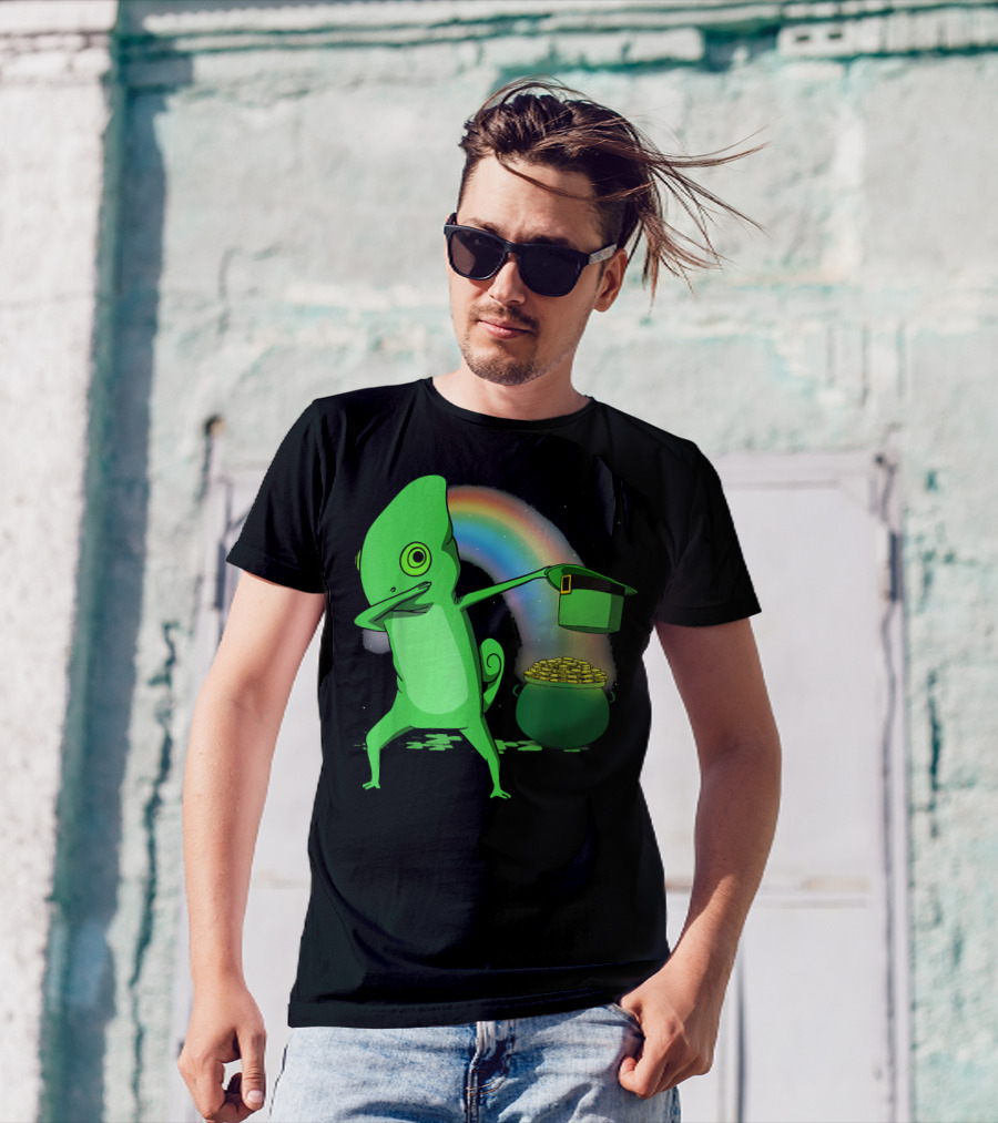 Dabbing Chameleon Leprechaun With Rainbow And Pot Of Gold St Patricks T-Shirt