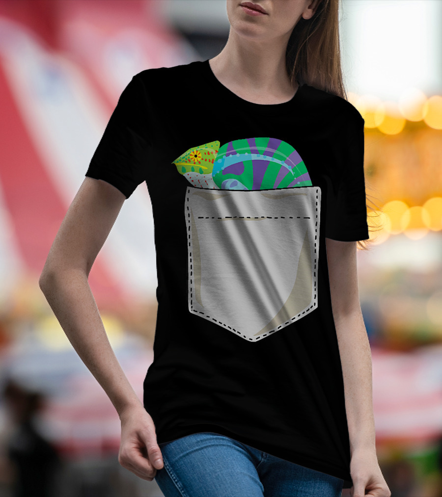 Pocket Chameleon Christmas Style Best For Holiday Fun T-Shirt