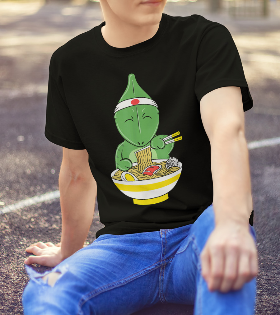 Chameleon Enjoying Ramen With Chopsticks Japanese Style Funny Pet T-Shirt