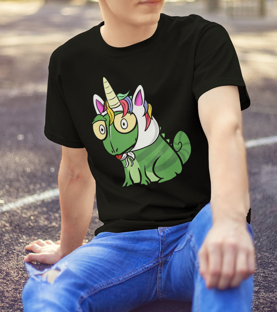 Chameleon Unicorn Hat Funny Pet Colorful Costume Quirky Character T-Shirt