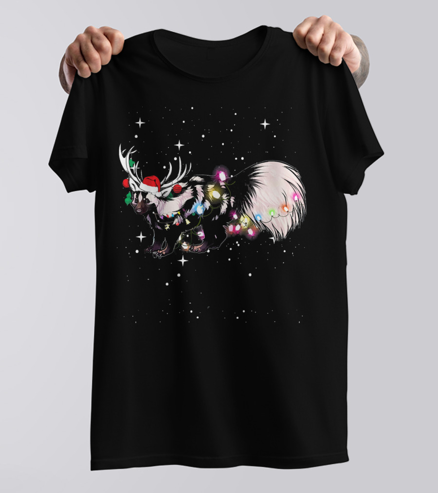 Christmas Lights Skunk Festive Santa Hat Antlers Snowy Night T-Shirt