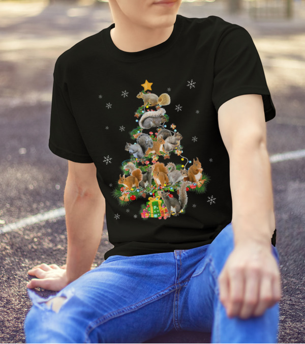 Funny Squirrel Christmas Tree Festive Squirrels And Presents T-Shirt