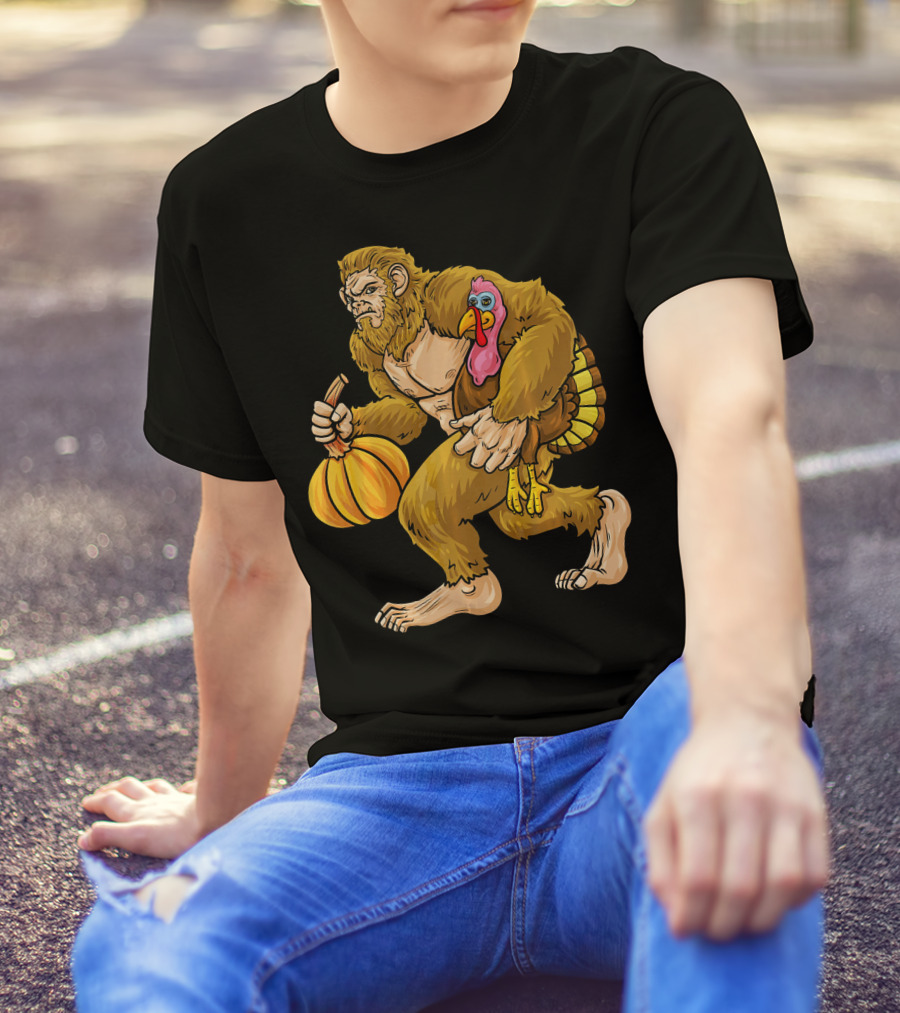 HideSeek Champion Bigfoot Carries Turkey And Pumpkin T-Shirt