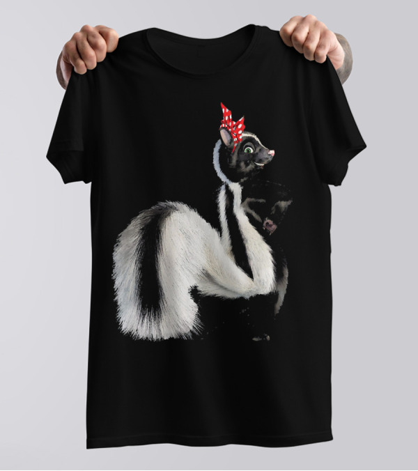 Funny Skunk Mom With Red Bandana Mothers T-Shirt