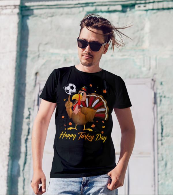 Happy Turkey Day Turkey Soccer Football Turkey With Pilgrim Hat T-Shirt