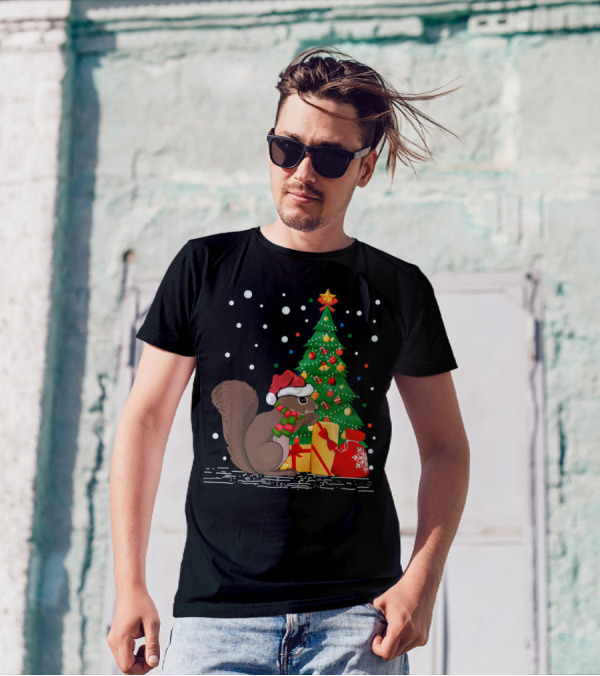 Funny Squirrel Lover Santa Hat Christmas Tree Snowflakes T-Shirt