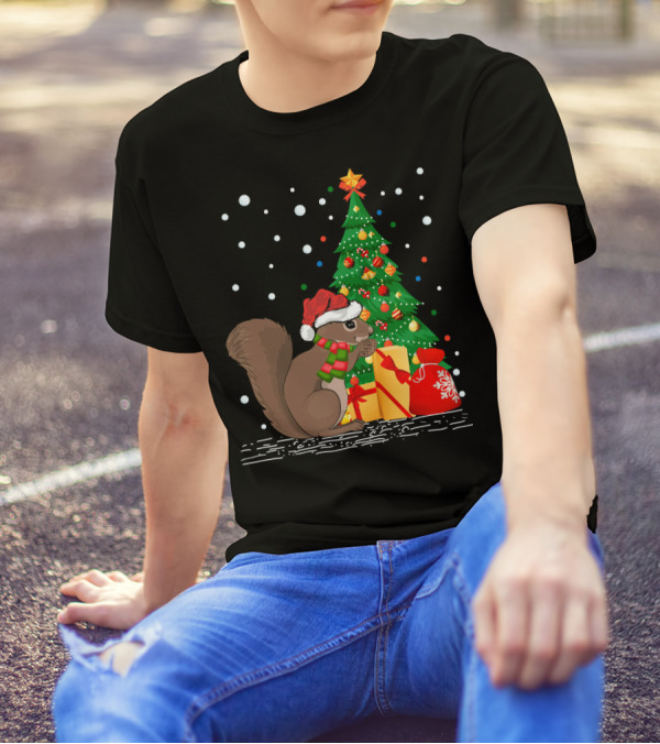 Funny Squirrel Lover Santa Hat Christmas Tree Snowflakes T-Shirt