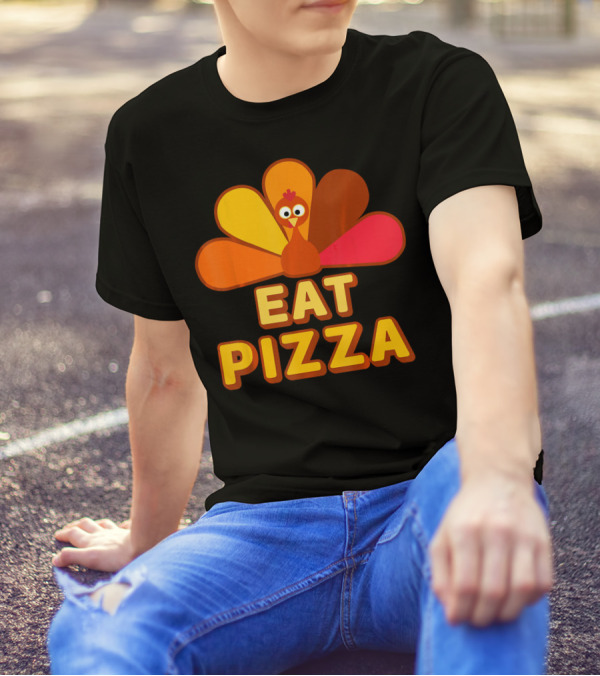 Turkey Eats Pizza Thanksgiving Humor T-Shirt