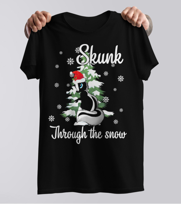 Skunk Through The Snow Santa Hat Christmas Tree Snowflakes T-Shirt