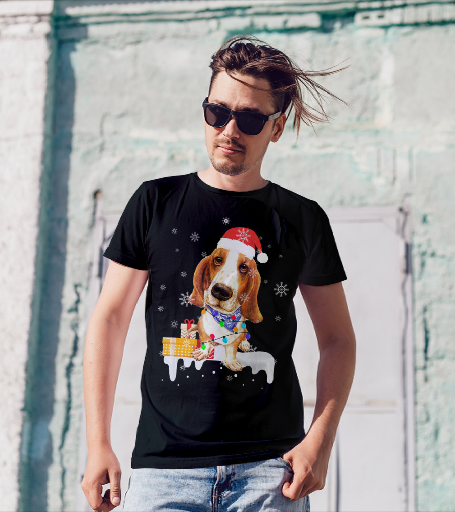 Santa Basset Hound Festive Christmas Lights And Gifts Snowflakes T-Shirt