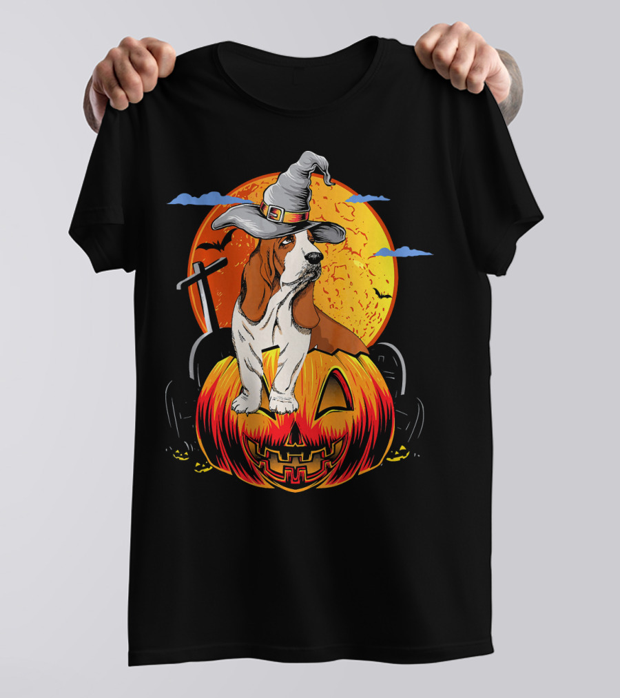 Basset Hound Halloween Pumpkin Hat With Full Moon And Witch Hat T-Shirt