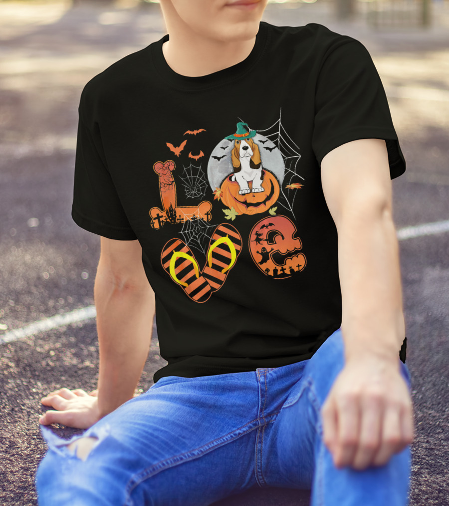 LOVE Basset Hound Halloween Pumpkin Moon Bat Spiderweb T-Shirt