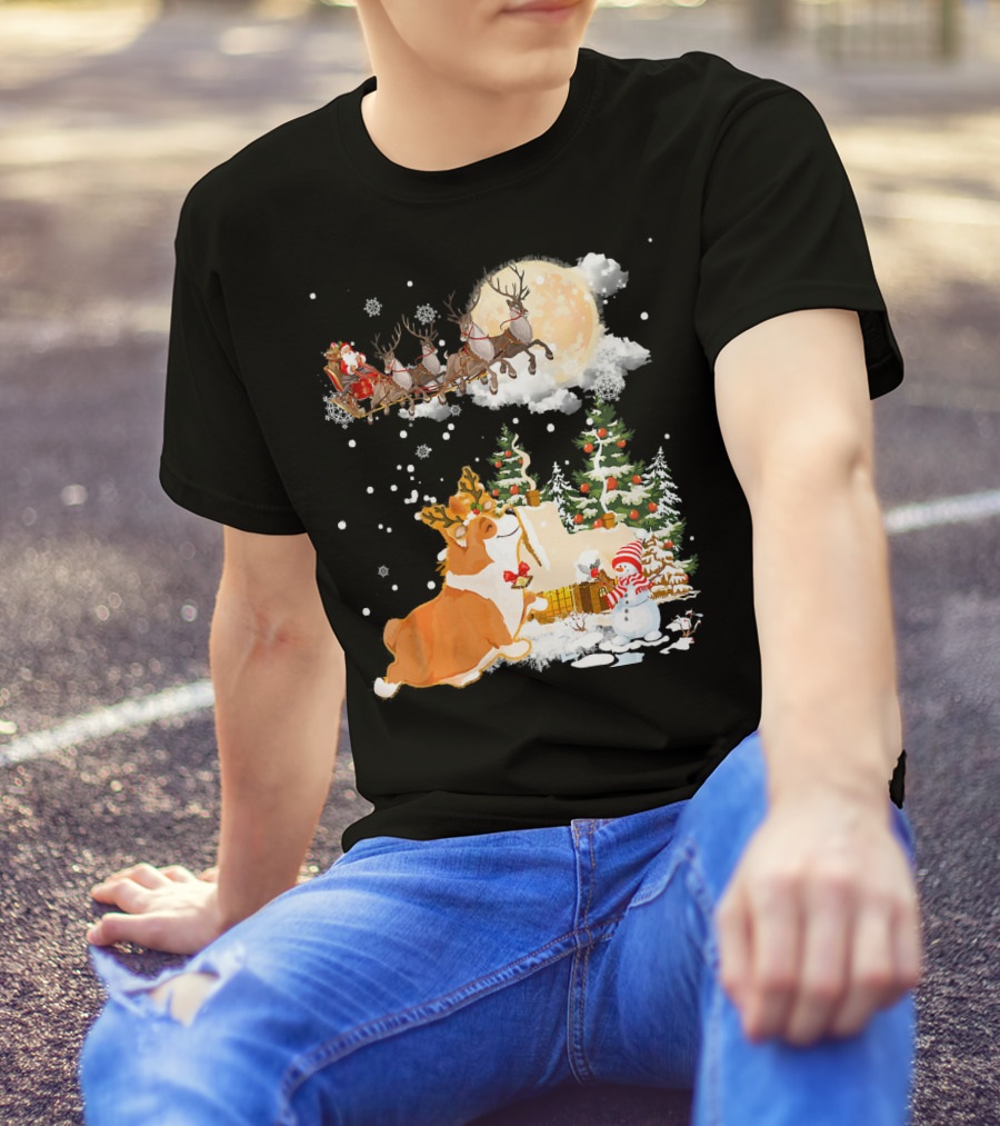Corgi Comes To Town Santa Reindeer Christmas Scene T-Shirt