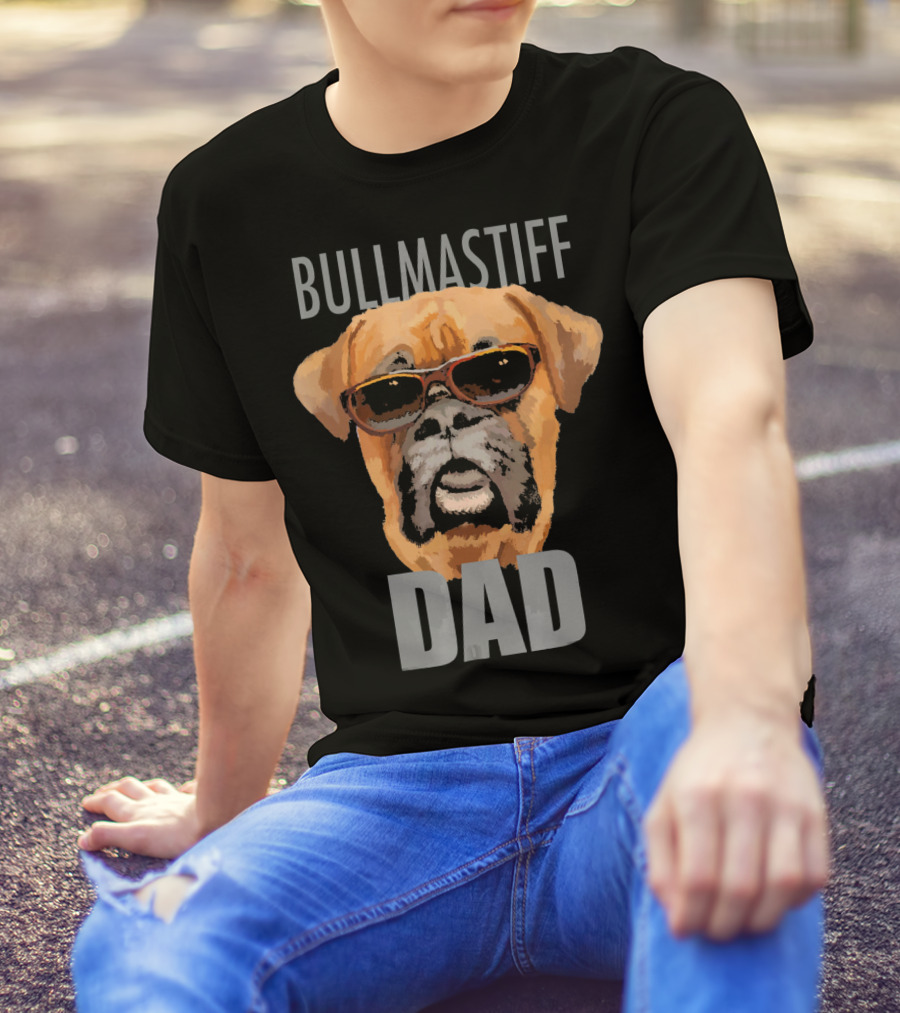 Bullmastiff Dad Dog Wearing Sunglasses T-Shirt