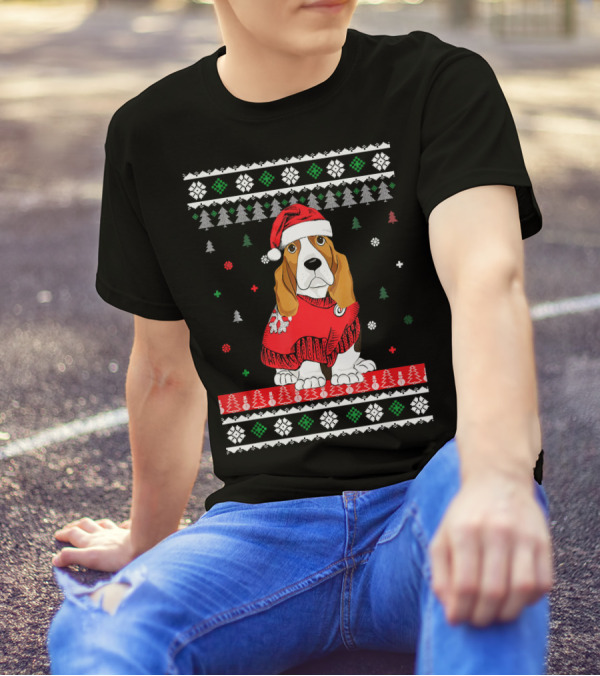 Cute Basset Hound In Santa Hat Christmas T-Shirt