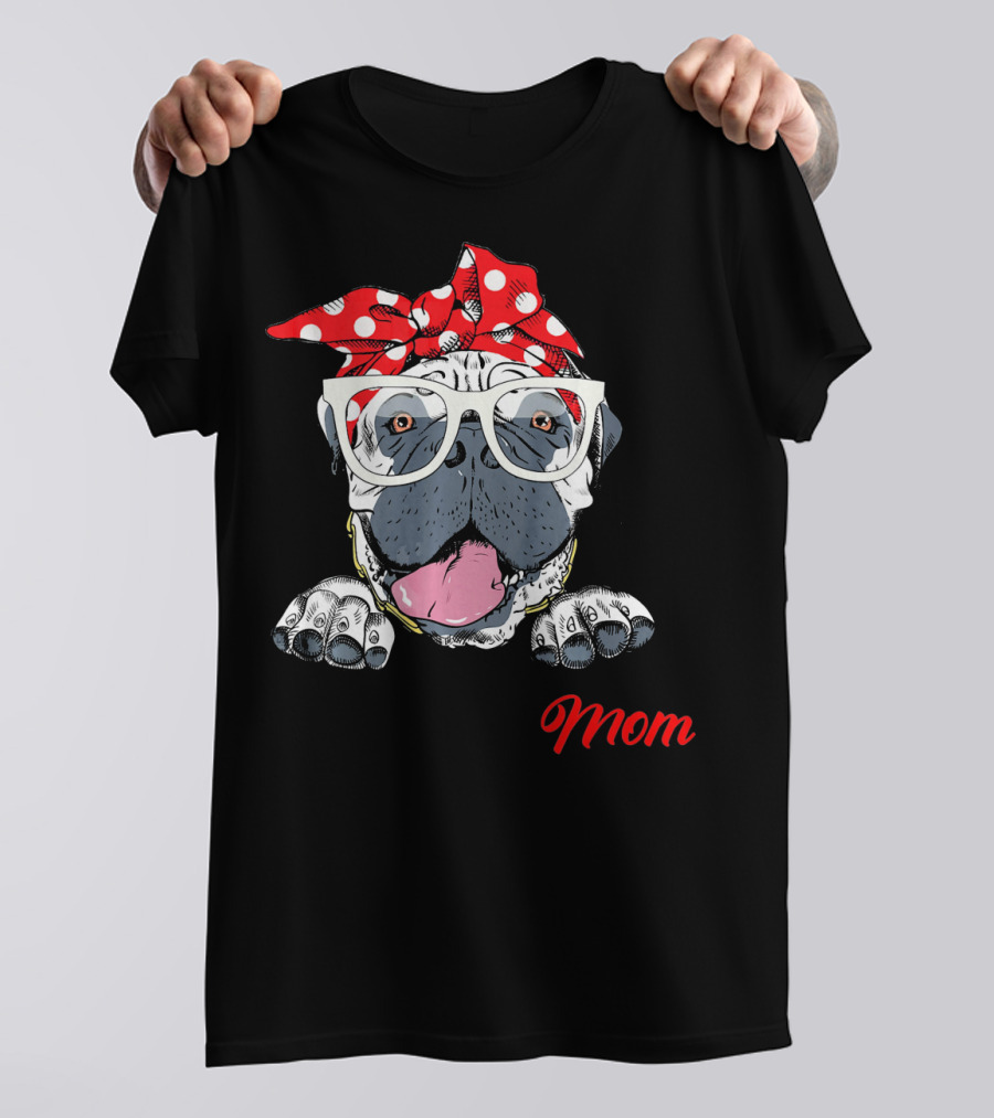 Best Bullmastiff Mom Dog With Red Polka Dot Bandana And Glasses T-Shirt