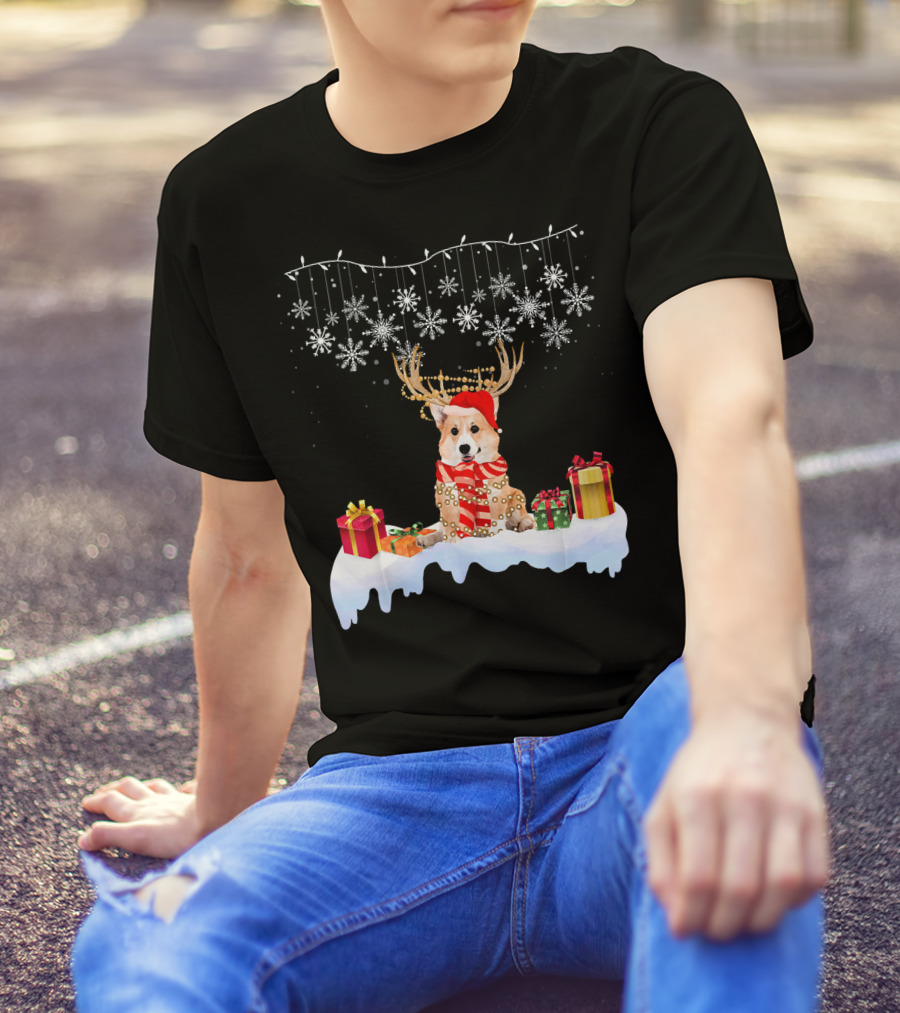 Cute Corgi Dog Christmas Decor With Presents And Snowflakes T-Shirt
