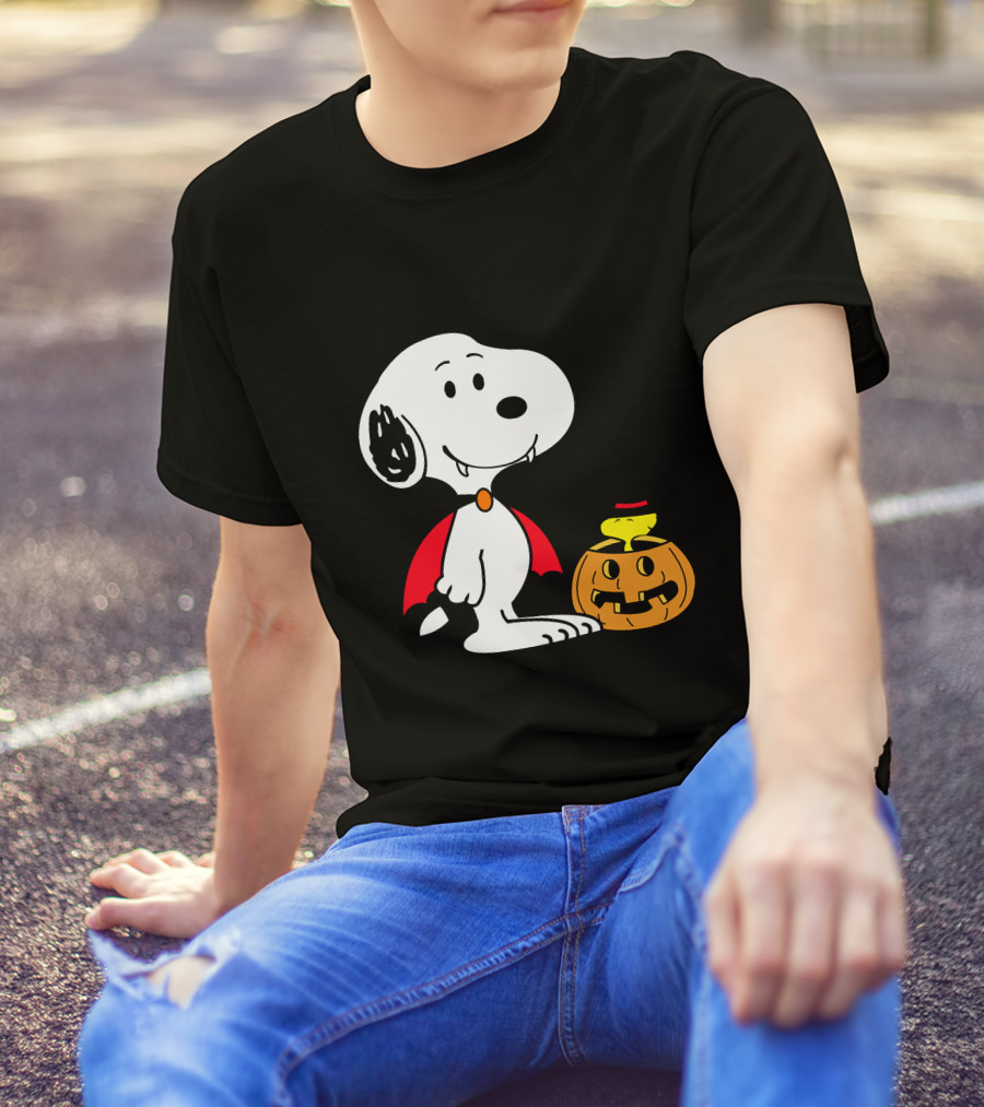 Snoopy Halloween Vampire With Woodstock In Pumpkin Hat T-Shirt