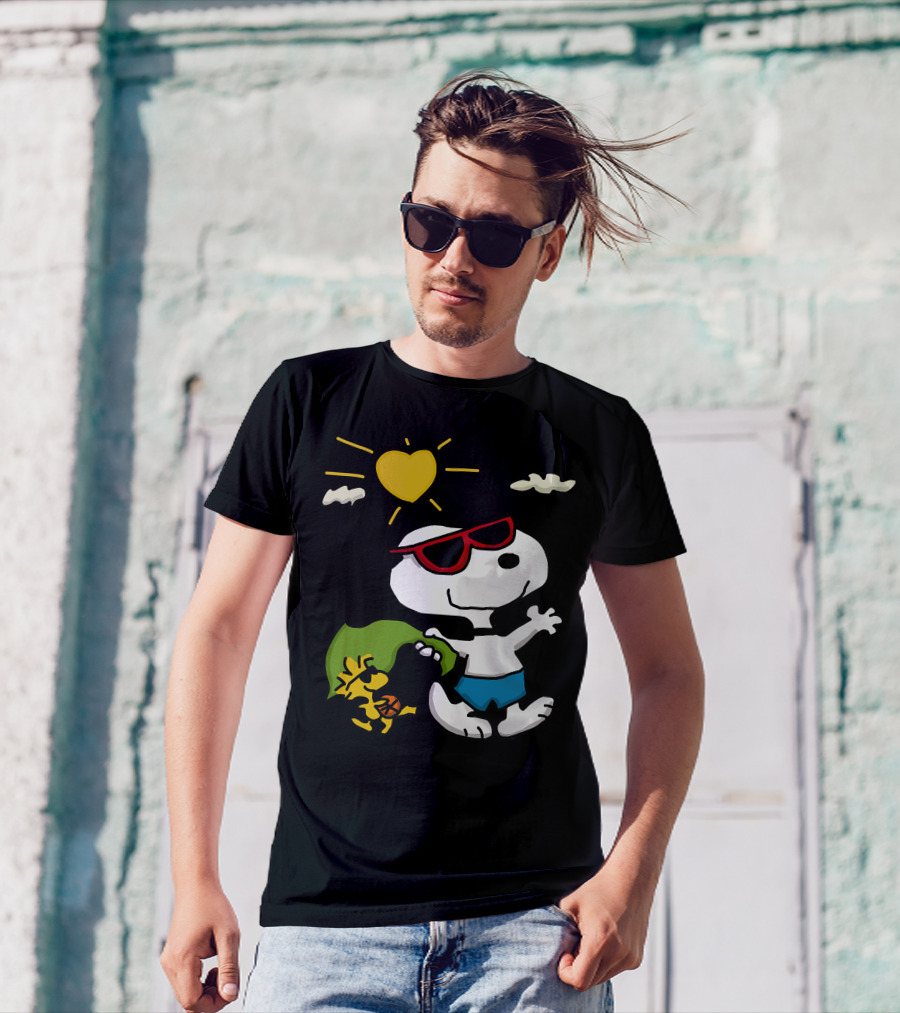 Snoopy And Woodstock Summer Fun Sun Heart Sunglasses T-Shirt