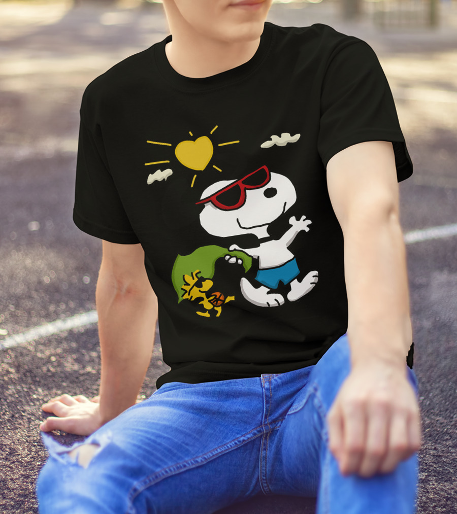 Snoopy And Woodstock Summer Fun Sun Heart Sunglasses T-Shirt