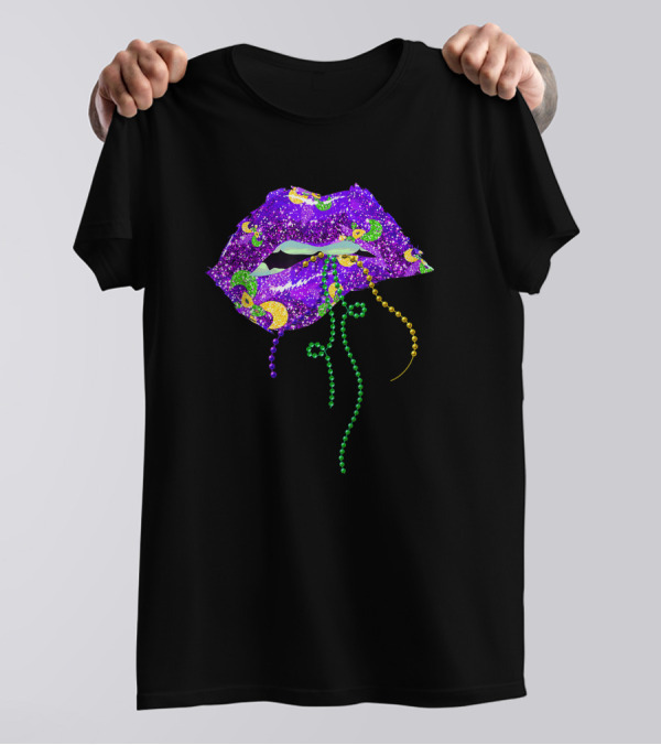 Mardi Gras Sparkling Lips With Beads Queen Carnival Purple Gold T-Shirt
