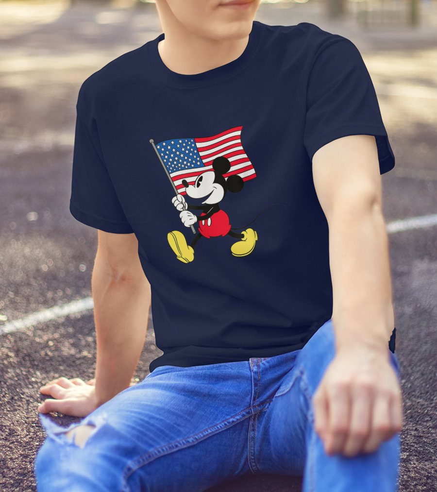 Mickey Mouse Holding American Flag Patriotic Disney T-Shirt