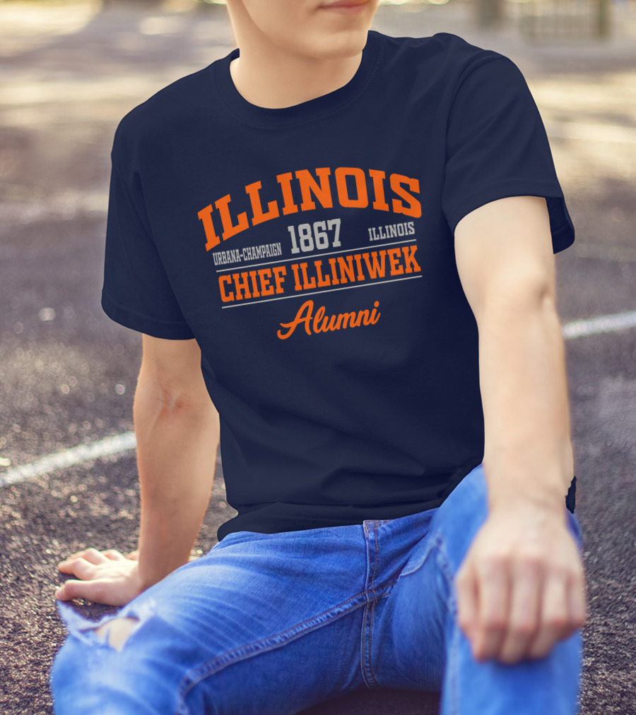 ILLINOIS URBANA-CHAMPAIGN 1867 CHIEF ILLINIWEK ALUMNI T-Shirt