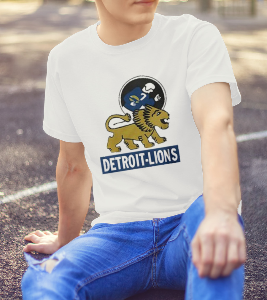 Detroit Lions Retro Style Lion Emblem T-Shirt