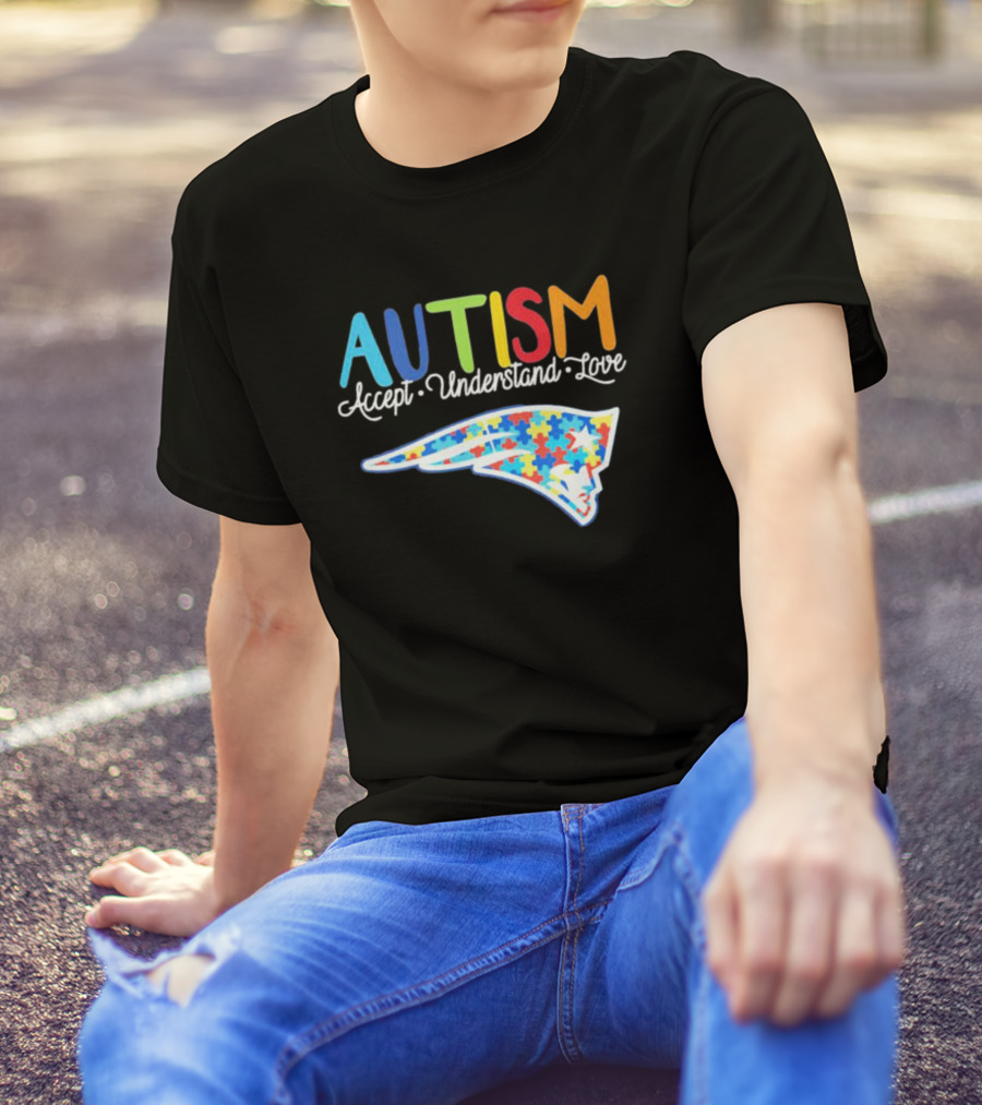 New England Patriots Autism Awareness Accept Understand Love Puzzle T-Shirt