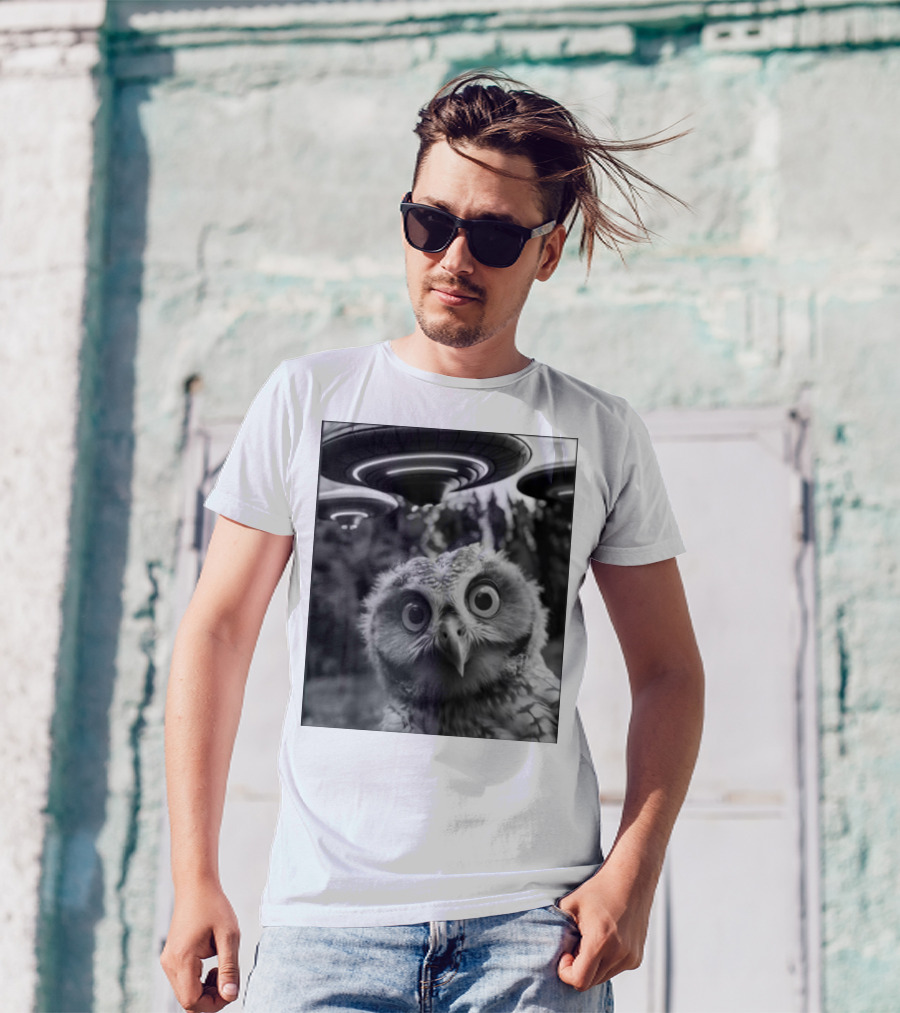Owl Selfie With UFOs Weird Spaceship Encounter T-Shirt