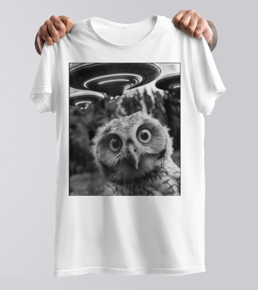 Owl Selfie With UFOs Weird Spaceship Encounter T-Shirt