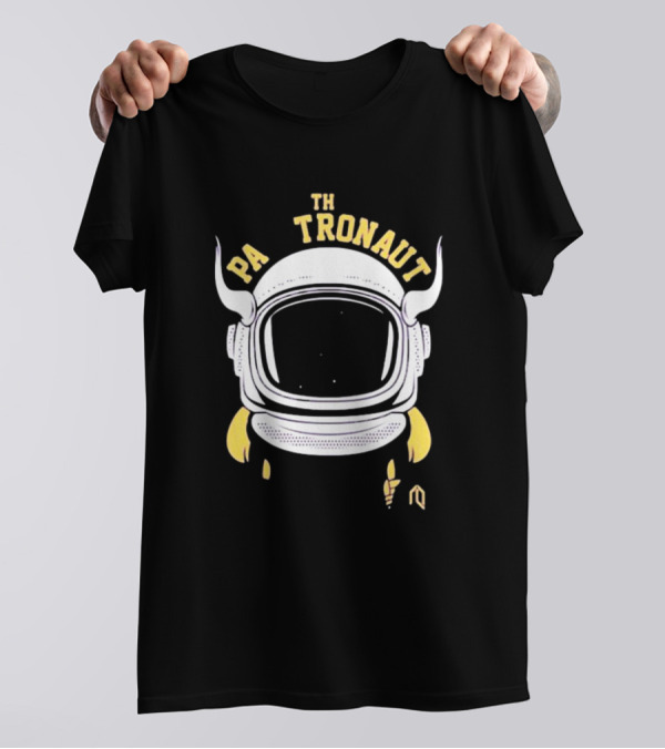 TH PA TRONAUT Minnesota Vikings Helmet T-Shirt