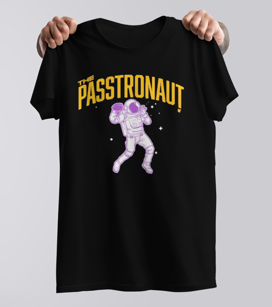 The Passtronaut Minnesota Football Astronaut Throwing Football T-Shirt