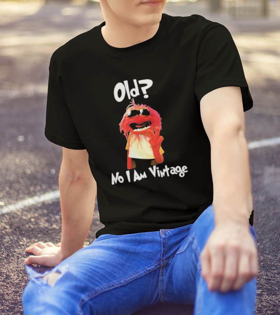Old? No I Am Vintage Muppet Animal Wearing Glasses T-Shirt