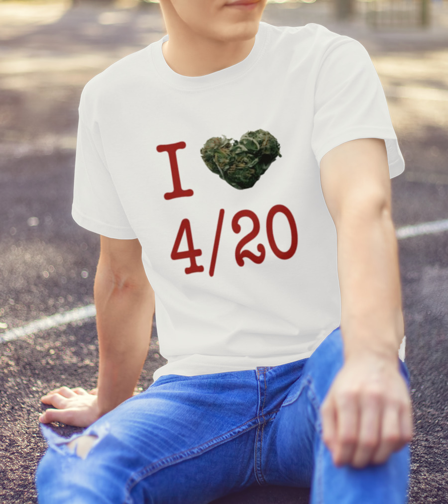 Rihanna Wearing I Heart 4/20 Day T-Shirt