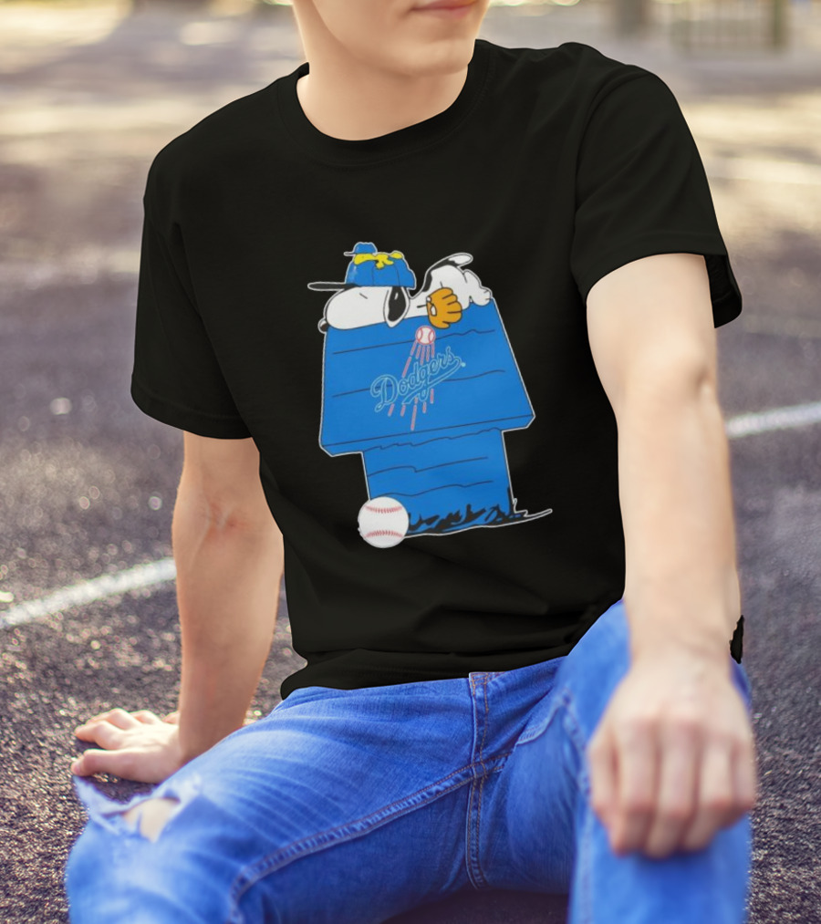 Snoopy And Woodstock Sleeping On Los Angeles Dodgers Doghouse With Baseball T-Shirt