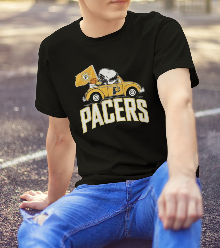 Indiana Pacers Snoopy Fan Forever Basketball Team Car Flag T-Shirt
